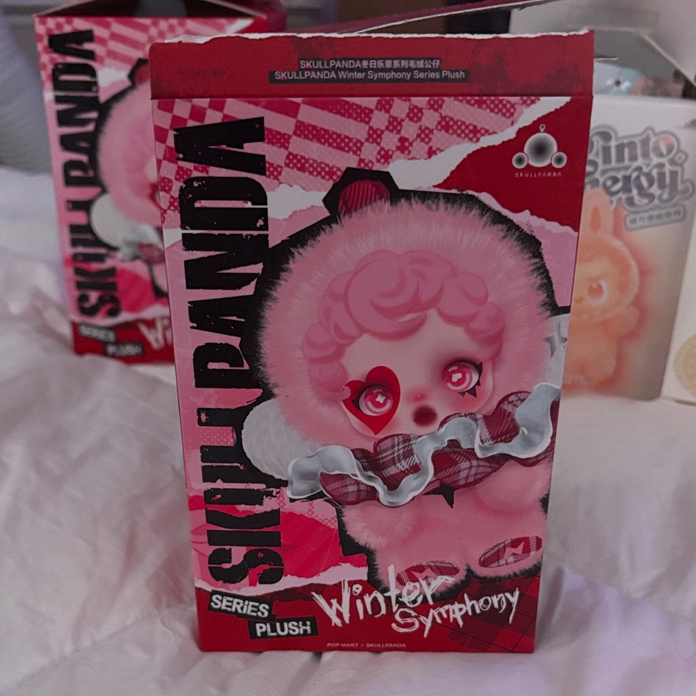 POPMART Skullpanda Winter Symphony